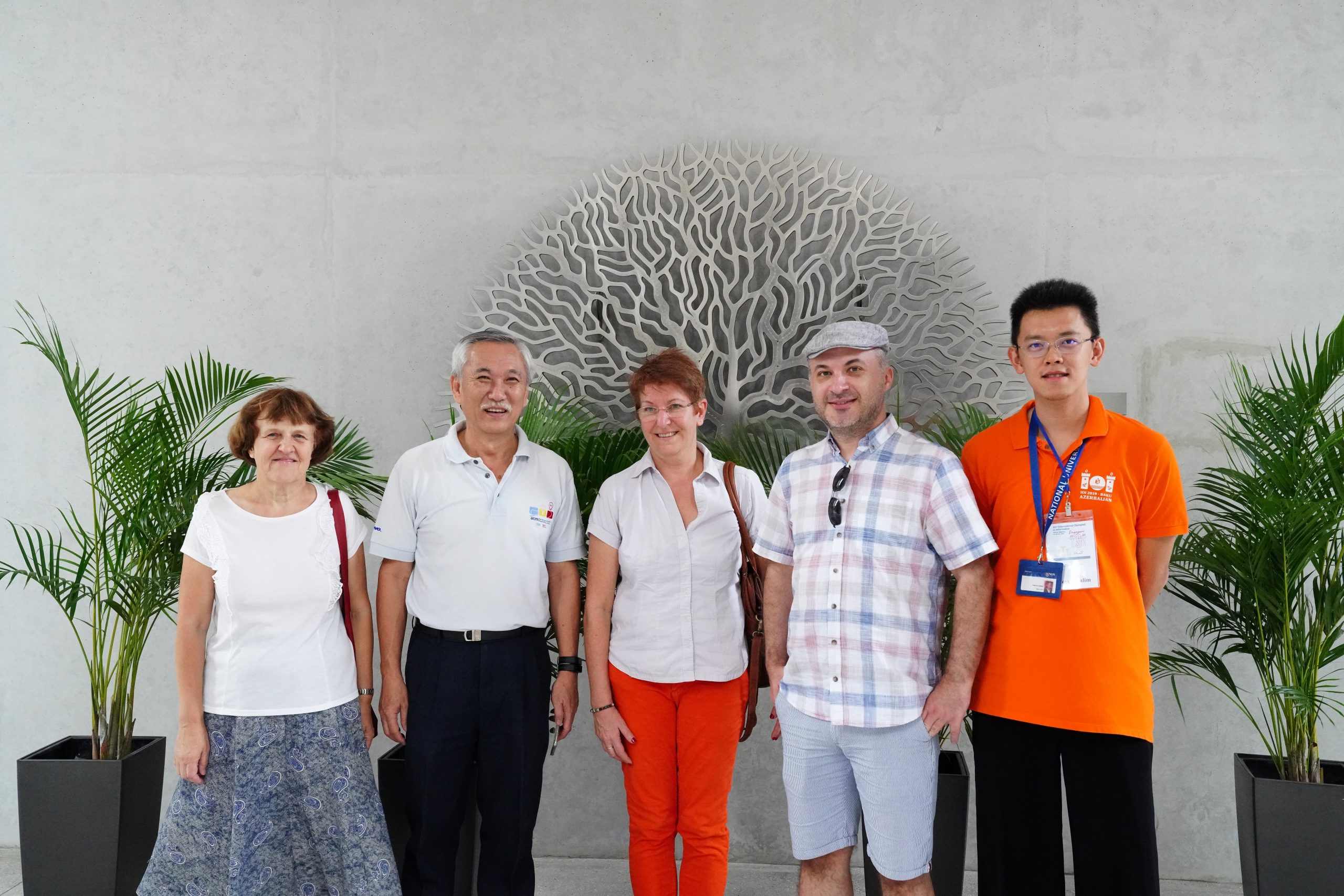 Valentina, Prof Tan, Agnes, Mile, Steven <br>The early arrival group